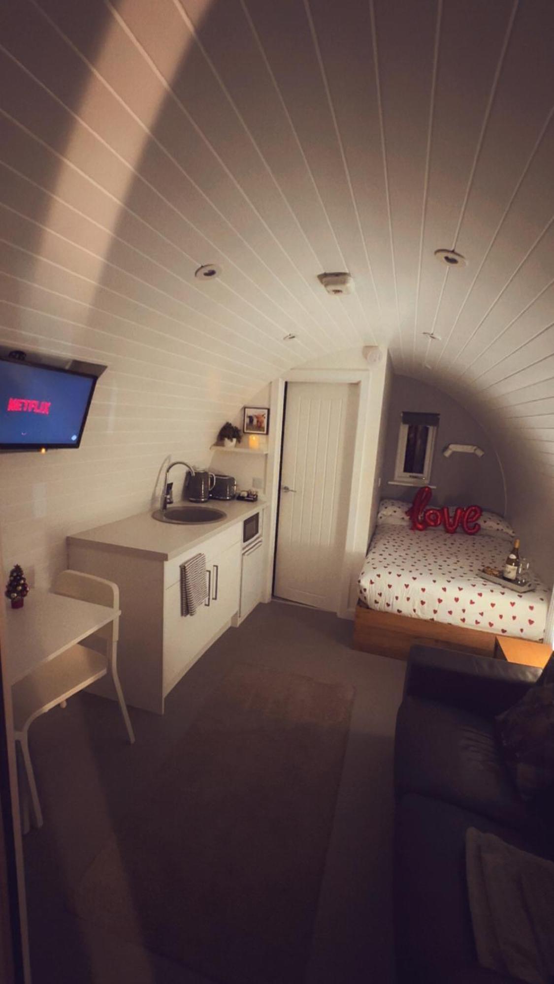 Loch Ness Pods Apartment Fort Augustus Exterior photo